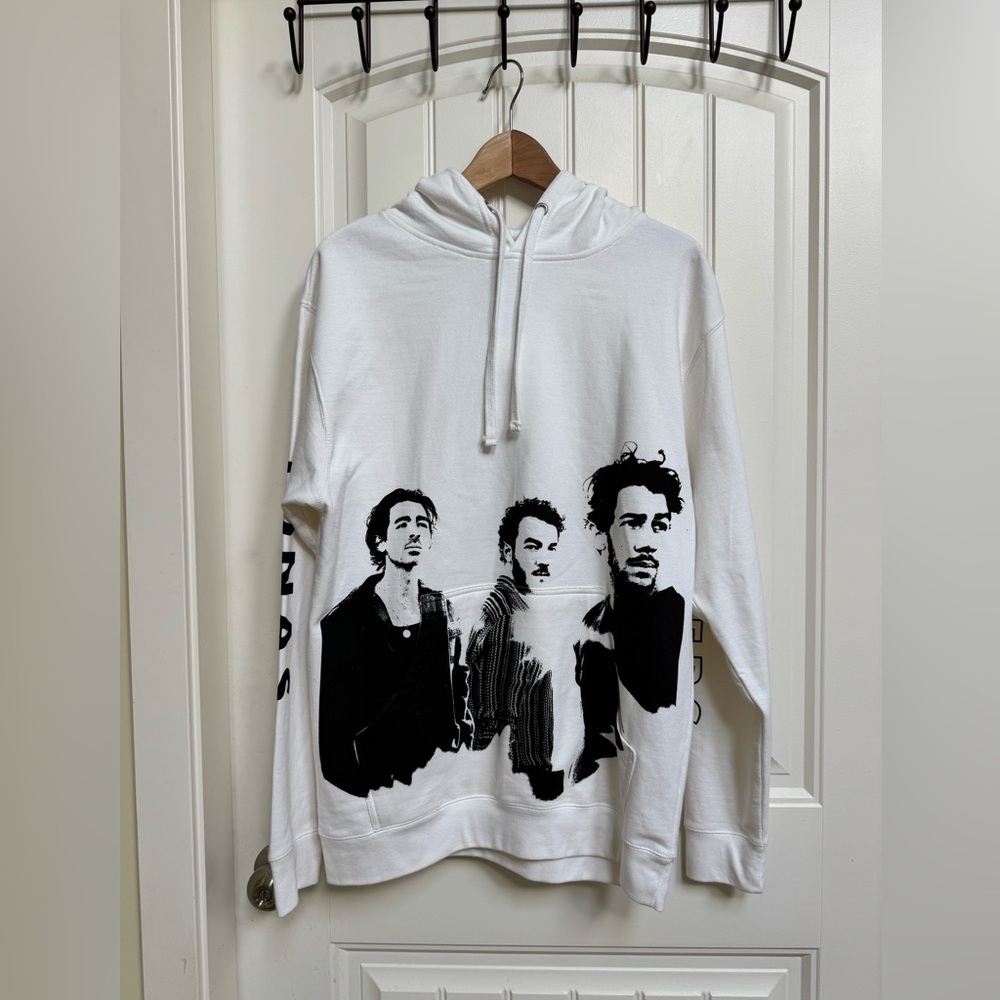 Unisex Jonas Brothers 2023 “Five Albums. One Night. World Tour.” Hoodie. Size M